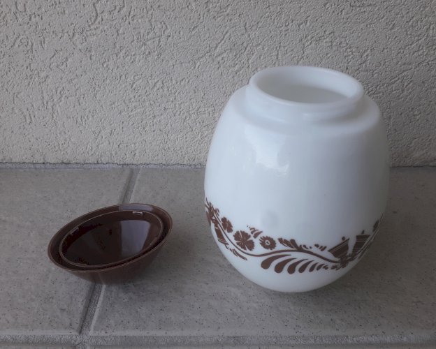 Œuf de Pâques en opaline