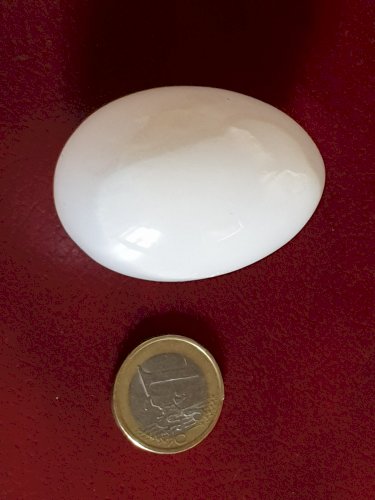 Oeuf de quartz rose pâle longueur 5,4 cm poids 101 grammes