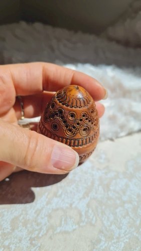Œuf en noix corozo étui porte chapelet