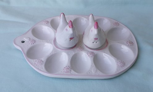 Egg holder egg display