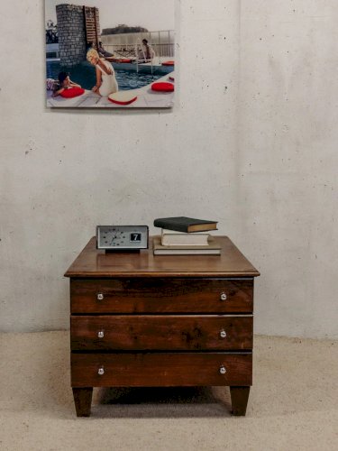 Olga, la commode basse en bois foncé N°292