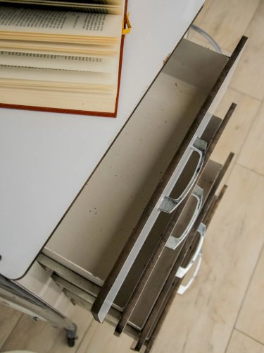 Olga, la commode chromée N°363