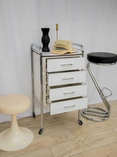 Olga, la commode chromée N°363