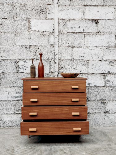 Olga, la commode en bois N°150