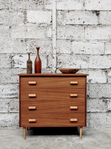Olga, la commode en bois N°150