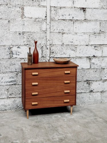 Olga, la commode en bois N°150