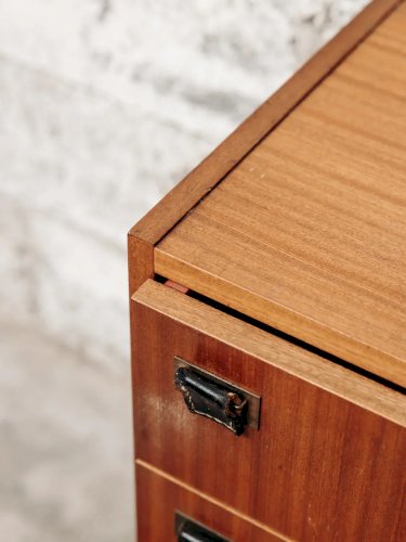 Olga, la commode en bois N°50