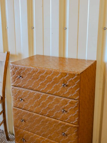 Olga, la commode matelassée en skaï N°373