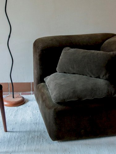 Olivia, la chauffeuse d'angle en velours N°69