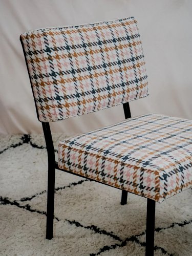 Olivia, la chauffeuse en métal N°82