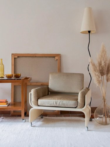 Olivia, la grande chauffeuse space age N°68