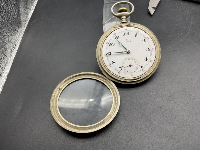 OMEGA montre gousset régulateur chemineaux suisse lunette vise .