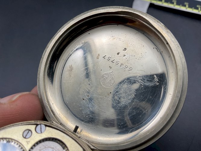 OMEGA montre gousset régulateur chemineaux suisse lunette vise .