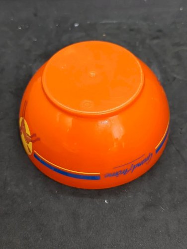 original ancien bol en plastique poulain couleur typique en bon etat