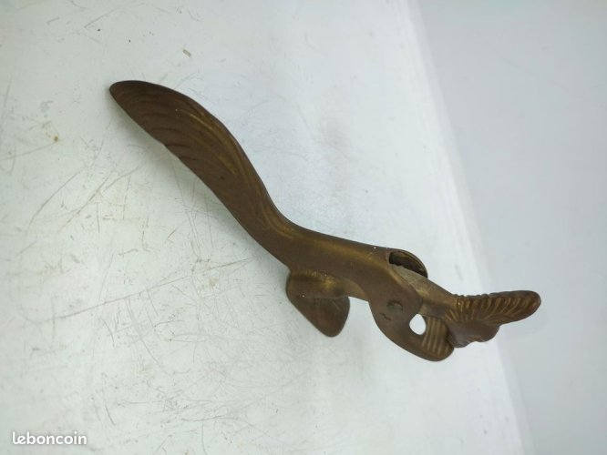 Original casse noix en bronze en forme décureuil annee 50-60 en bon etat
