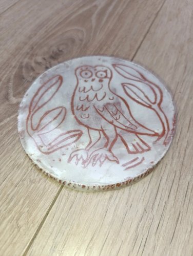 Original dessous de bouteille ou verre a décor de chouette signe en bon état