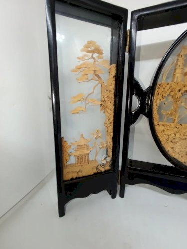 original diorama chinois en bois laque et decor liege en bon etat