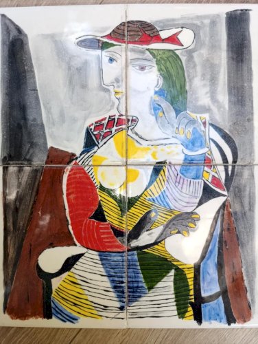 original grand dessous de table carrelé decor picasso en bon etat