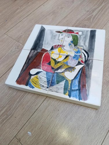 original grand dessous de table carrelé decor picasso en bon etat