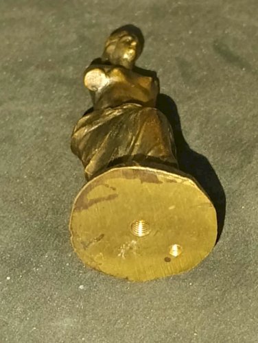 original mini sculpture en bronze repesentant la venus de milo en bon etat