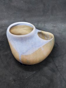 original small pebble-shaped vase with two openings signed (Bordeaux?) in good condition