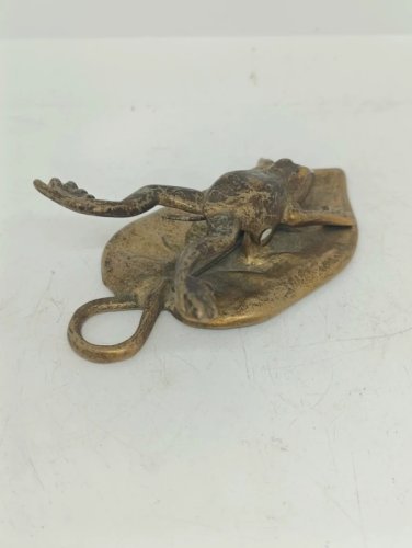 original pince à documents ancienne en forme de grenouille en bronze en bon etat