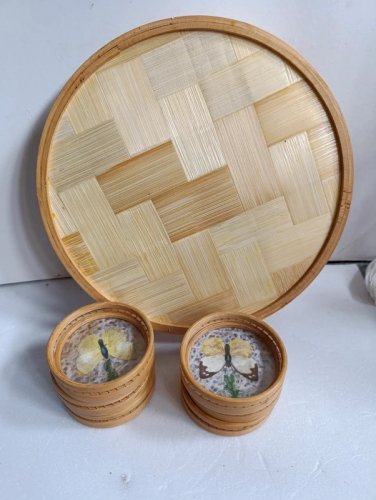 original plateau vintage avec 6 sous de verres a decor floral et de papillons en bon etat