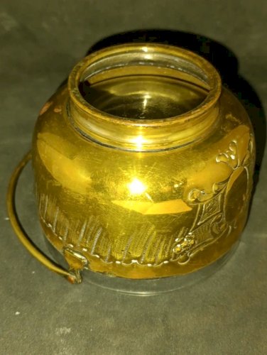 original pot ancien en laiton avec interieur en verre et anse en bon etat