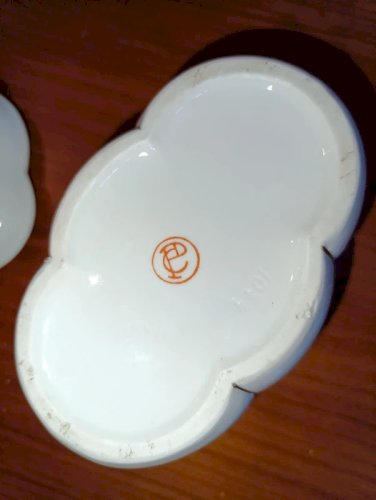 original pot couvert avec poignee en forme de lion dorigine russe? en bon etat