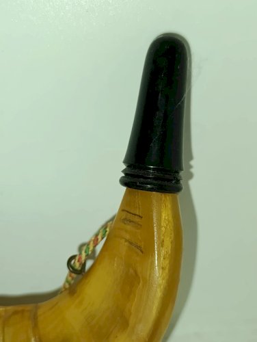 Original trompe de chasse en corne en bon etat