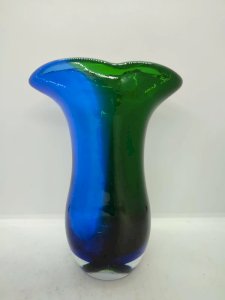 original vase bi couleur en verre de murano année 60-70 en bon etat