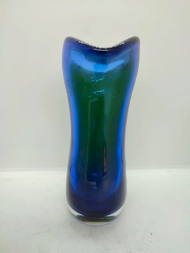 original vase bi couleur en verre de murano année 60-70 en bon etat