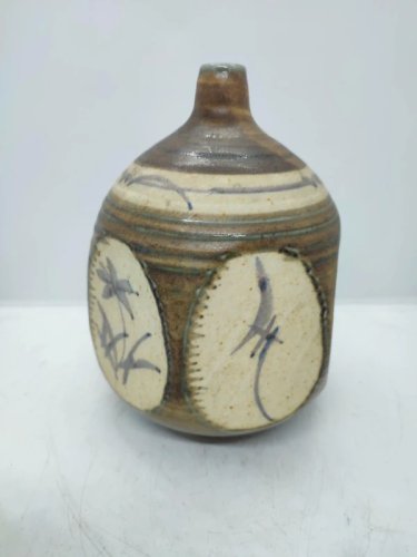 Original vase bouteille à decor floral sans doute dorigine asiatique en bon etat