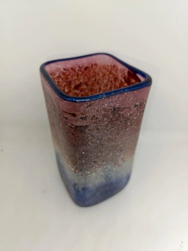 original vase carre vintage à texture granité en bon etat