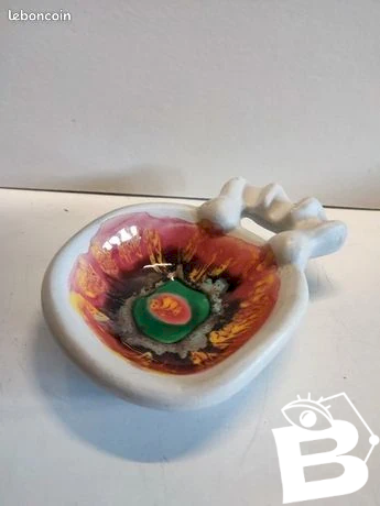 Original vide poche design et tres coloré sans doute année 60-70 en bon etat