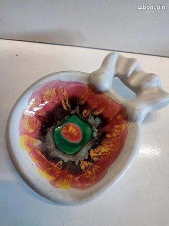 Original vide poche design et tres coloré sans doute année 60-70 en bon etat