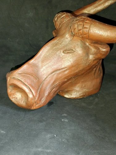originale sculpture en terre cuite animaliere signée en bon etat