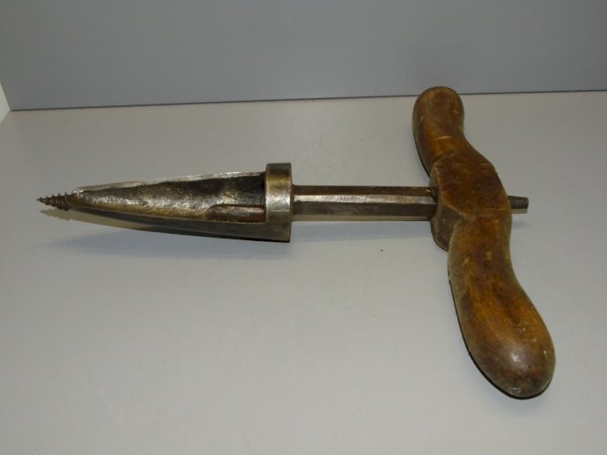 -OUTIL ANCIEN ANCIENNE TARIERE VRILLE OUTIL TONNELIER BONDONNIERE COLLECTION  D