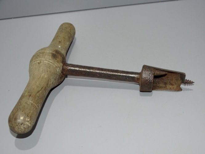 -OUTIL ANCIEN ANCIENNE TARIERE VRILLE OUTIL TONNELIER BONDONNIERE COLLECTION  D