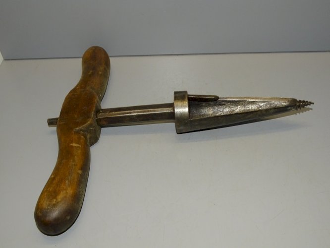 -OUTIL ANCIEN ANCIENNE TARIERE VRILLE OUTIL TONNELIER BONDONNIERE COLLECTION  D