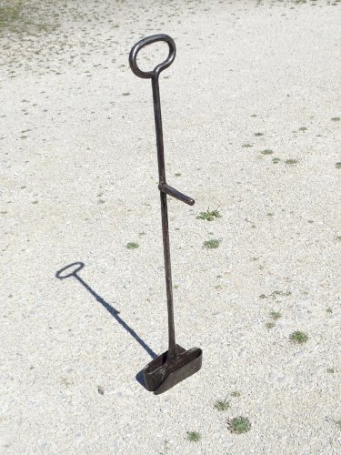 -OUTIL ANCIEN BROYEUR DE POMMES /POMMES de TERRE A COCHONS OUTIL PAYSAN forgé  D