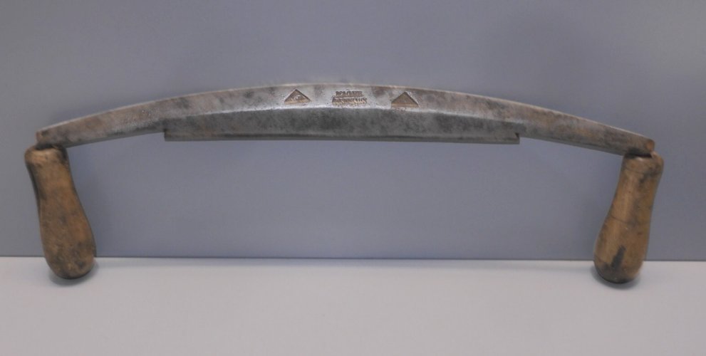 -OUTIL ANCIEN PLANE ACIER Gravée MAGNE Bordeaux POIGNEES BOIS OUTIL ANCIEN  D