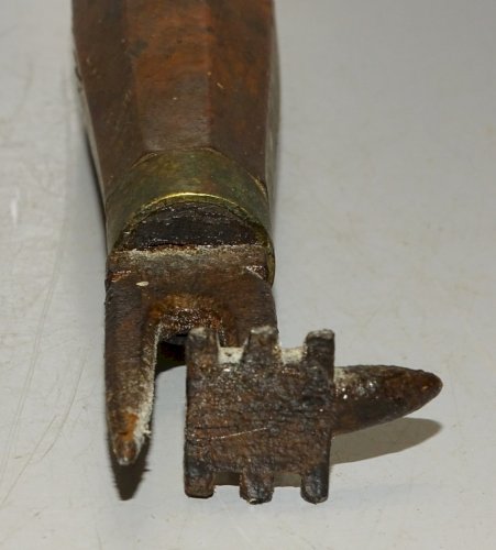 -OUTIL ANCIEN ROUANNE RAINETTE de TONNELIER COLLECTION VITRINE belle Patine