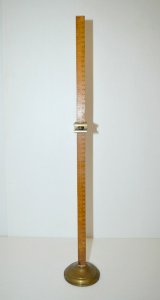 -OUTIL COUTURIERE ANCIEN BOIS et LAITON MARQUEUR OURLET JUPE ROBE COLLECTION XXe