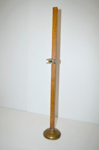 -OUTIL COUTURIERE ANCIEN BOIS et LAITON MARQUEUR OURLET JUPE ROBE COLLECTION XXe