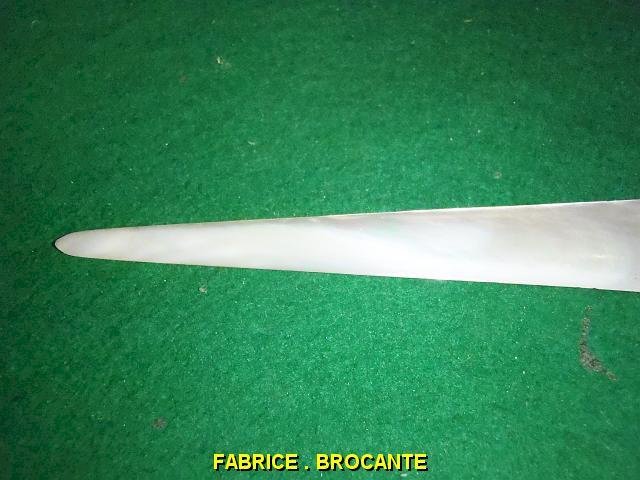 OUVRE LETTRE EN NACRE EPEE GLAIVE