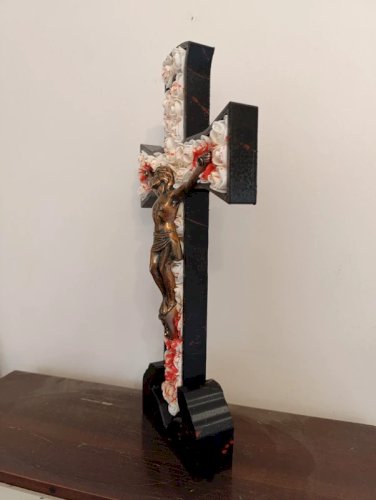 œuvre unique signée PBS nommée  flower christ