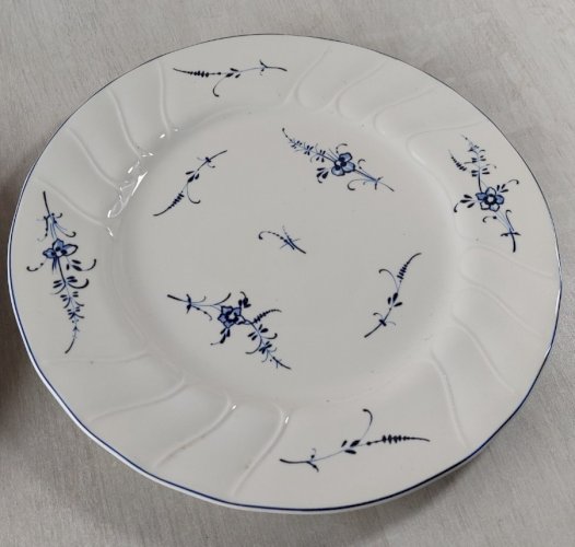 Paire anciennes assiettes , Vieux Luxembourg, en céramique de Villeroy & Boch