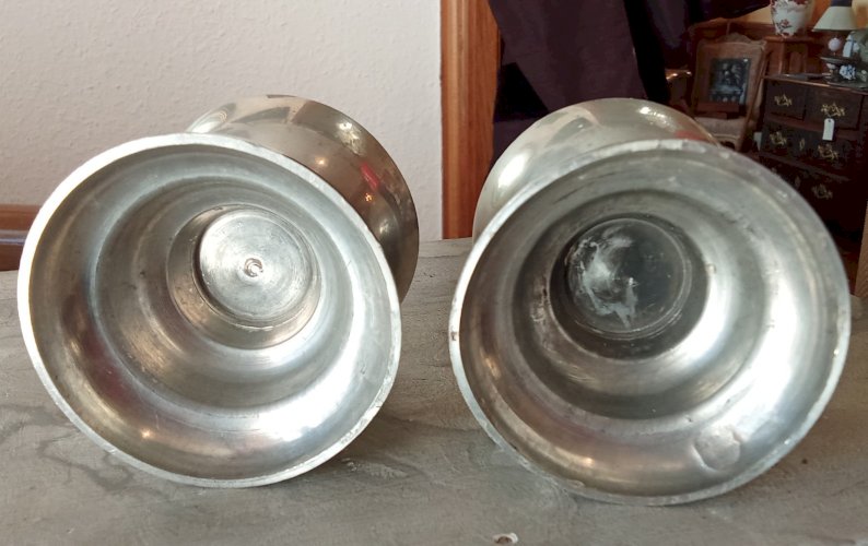 Paire Anciens bougeoirs Pique Cierge Moderniste vintage Métal Old Candlestick