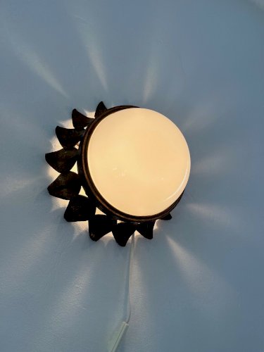 PAIRE APPLIQUES OU PLAFONNIERS  SOLEIL  EN METAL DORE ET OPALINE ANNEES 60 70.